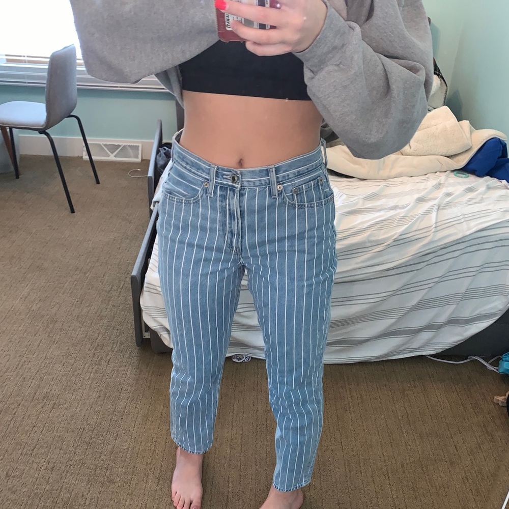 AMERICAN EAGLE mom jeans